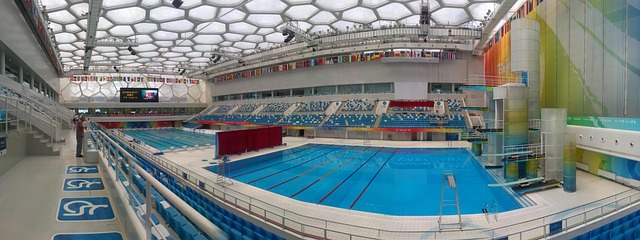 Sådan får du mest ud af din svømmetræning i svømmehallen
